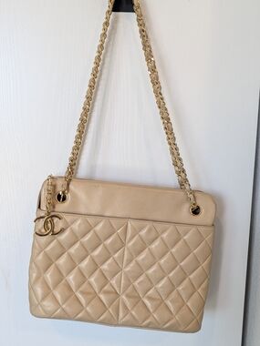 Chanel Vintage Beige Quilted Shoulder Bag with Chain Strap